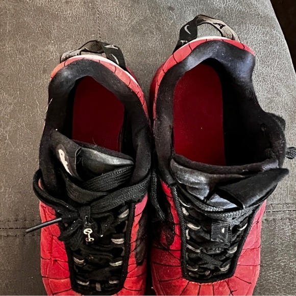 Nike Air MX-720-818 University Red/black Size 4Y - Picture 6 of 8